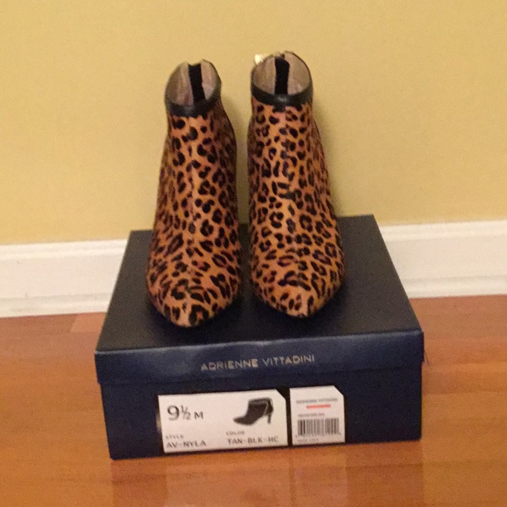 Adrienne Vittadini  Nyla booties
